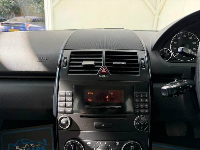 Mercedes-Benz A Class 1.5 A150 Elegance Se Cvt Blue #26