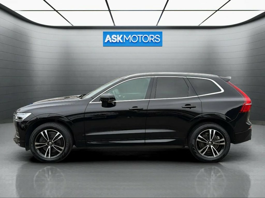 Volvo XC60 2L Momentum Pro Black #5