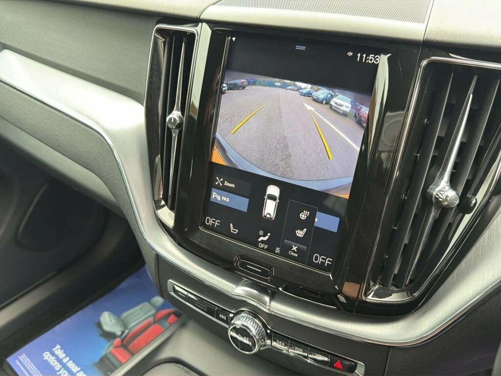 Volvo XC60 2L Momentum Pro Black #2