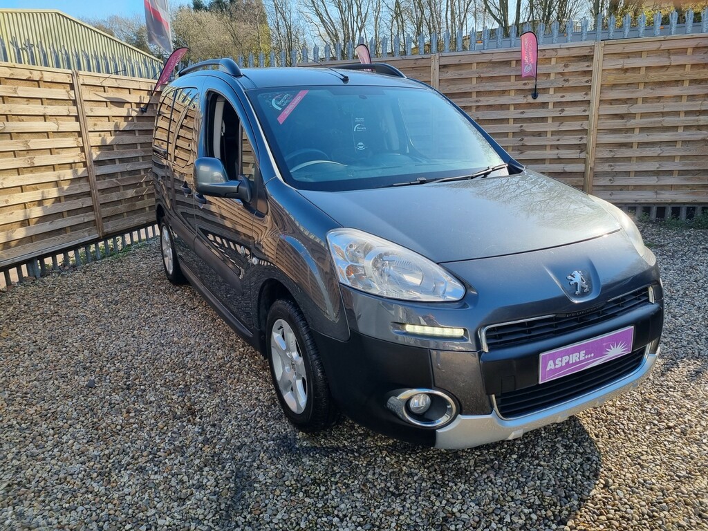 Peugeot Partner Tepee Mpv 1.6 Hdi Tepee Outdoor 2014 Grey #3