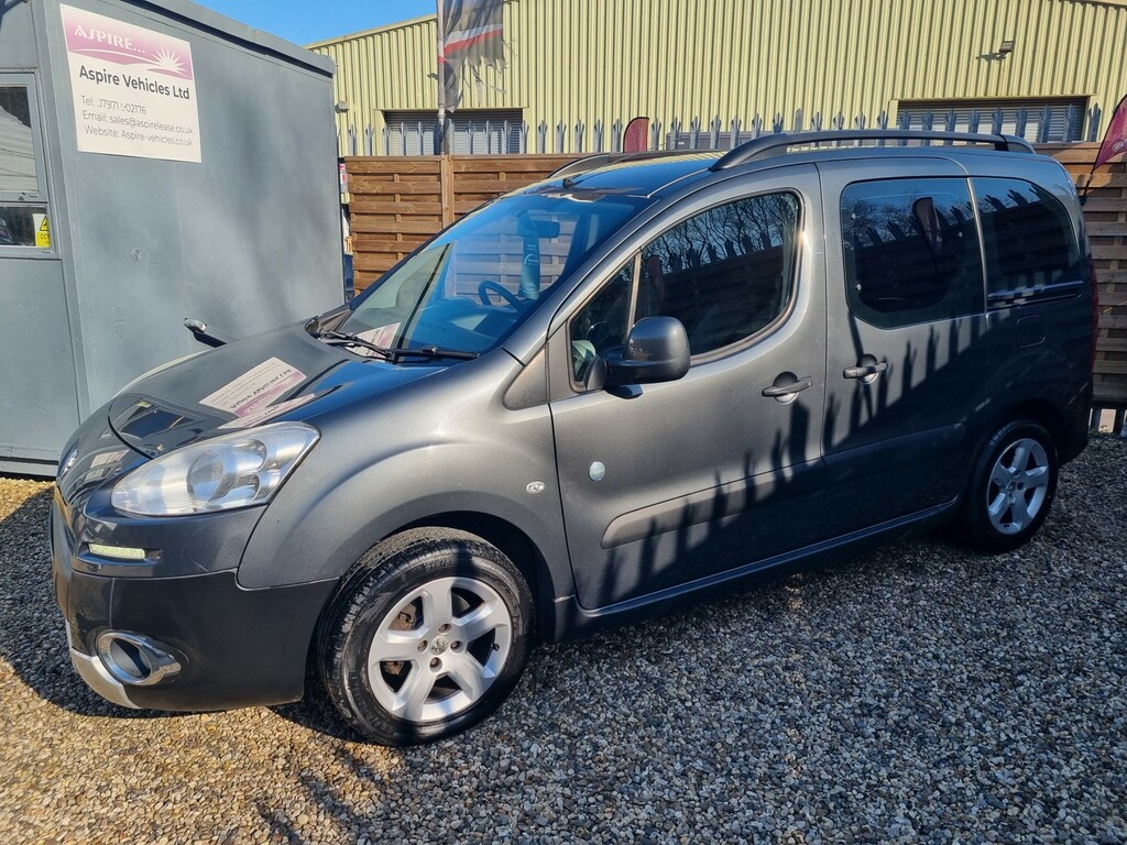 Peugeot Partner Tepee Mpv 1.6 Hdi Tepee Outdoor 2014 Grey #2
