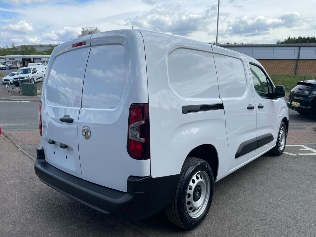 Vauxhall Combo XL Prime Crew 2300 1.5Td 100Ps With Spare Wheel FE75AYT White #5