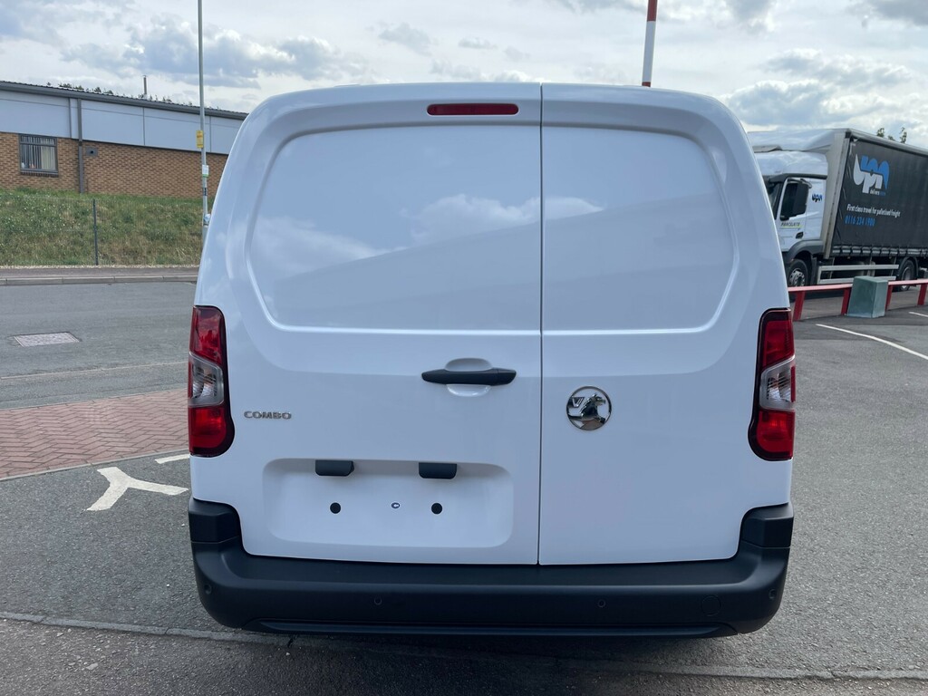 Vauxhall Combo XL Prime Crew 2300 1.5Td 100Ps With Spare Wheel FE75AYT White #6
