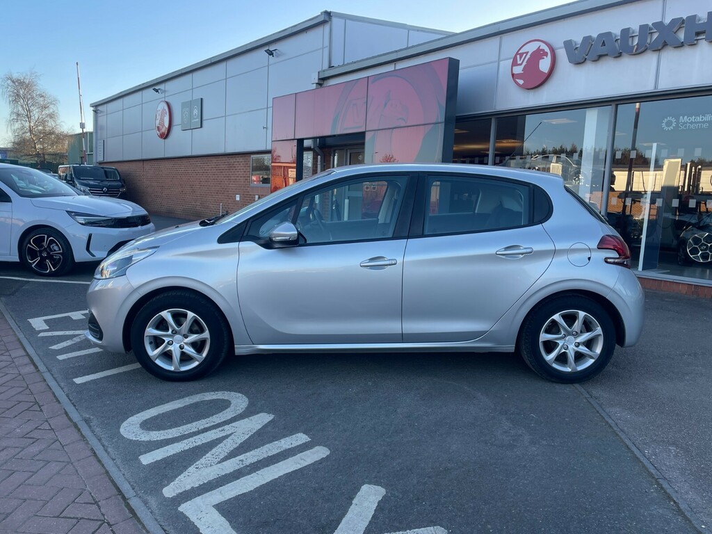 Peugeot 208 Active 1.2 Puretech 82Ps FA15FNZ Silver #2
