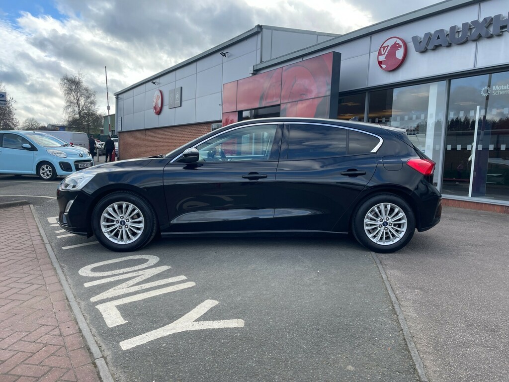 Ford Focus Titanium 1.0T 125Ps Ecoboost Black