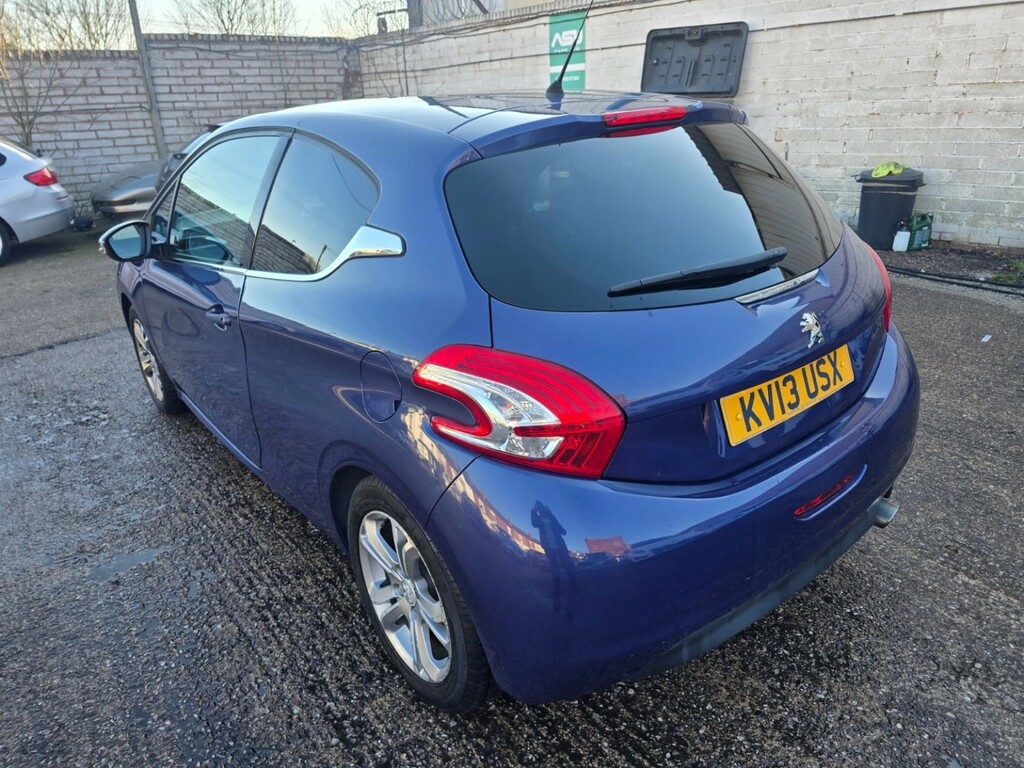 Peugeot 208 Hatchback 1.4 Vti Allure 201313 Blue #5