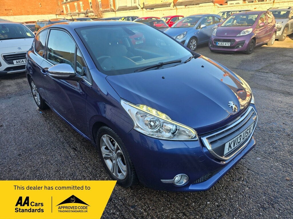 Peugeot 208 Hatchback 1.4 Vti Allure 201313 Blue