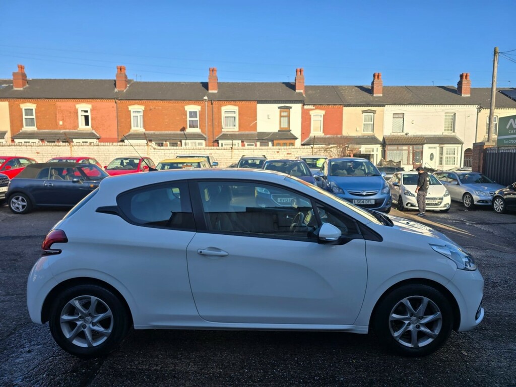Peugeot 208 Hatchback 1.6 Bluehdi Active Euro 6 201616 GN16WGD White #2