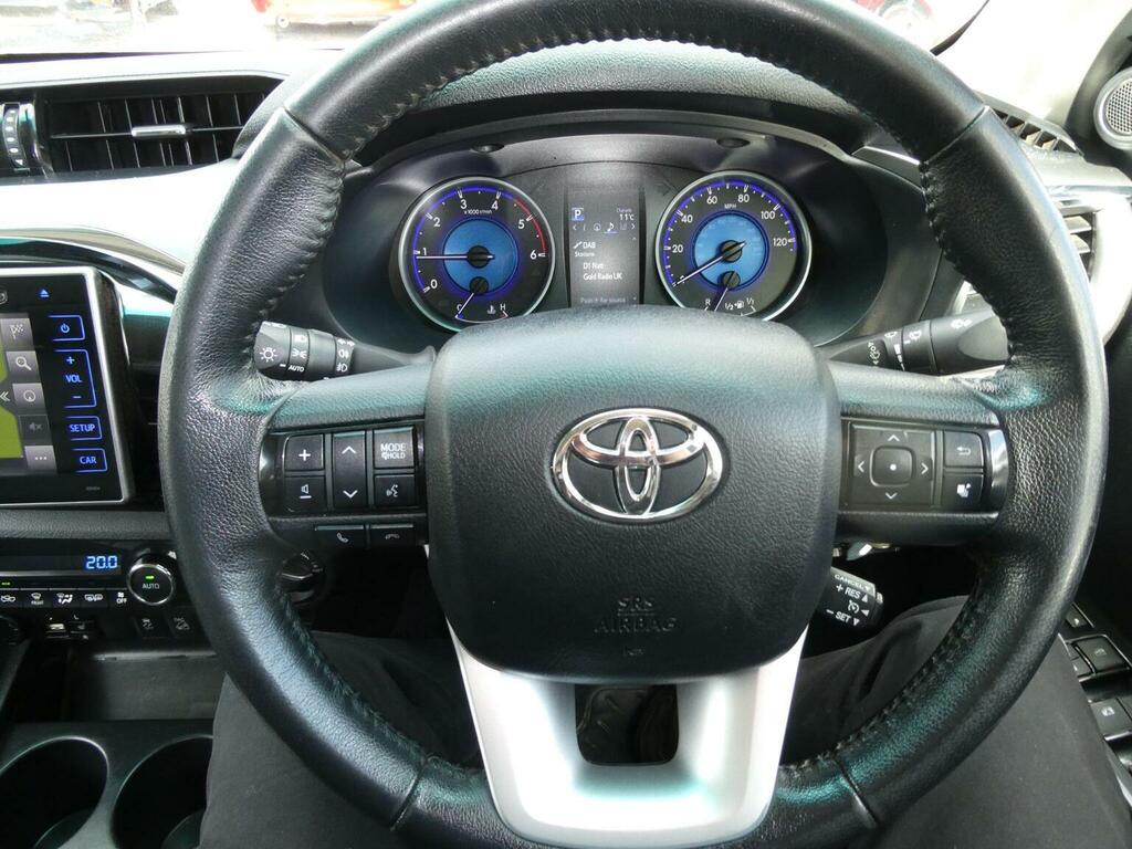 Toyota HILUX Pickup 2.4 D-4d Invincible X 4Wd Euro 6 Grey #5