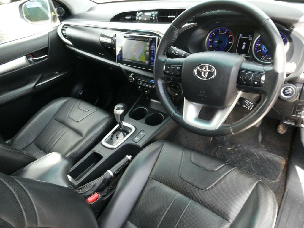 Toyota HILUX Pickup 2.4 D-4d Invincible X 4Wd Euro 6 Grey #2