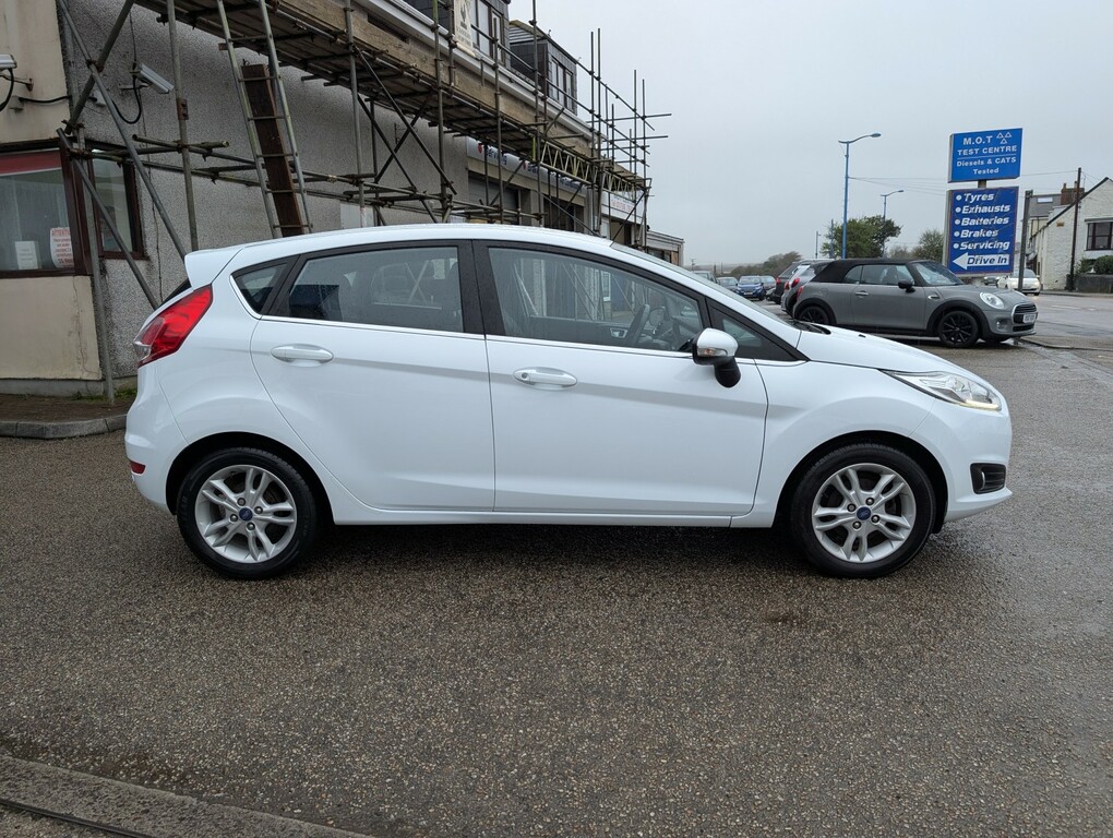 Ford Fiesta 1.25 Zetec WR17ZXH White #3