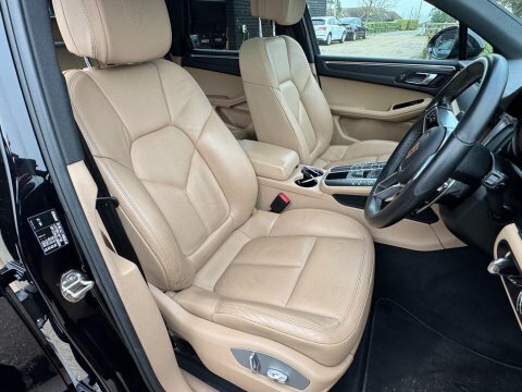 Porsche Macan 2.0T Pdk 4Wd DK69WTG Black #2