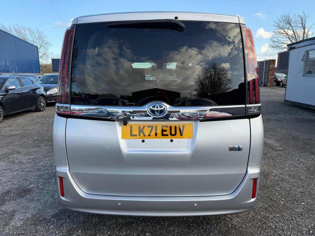 Toyota Noah Mpv Voxy 1.8 Hybrid Euro 6 202171 Silver #5