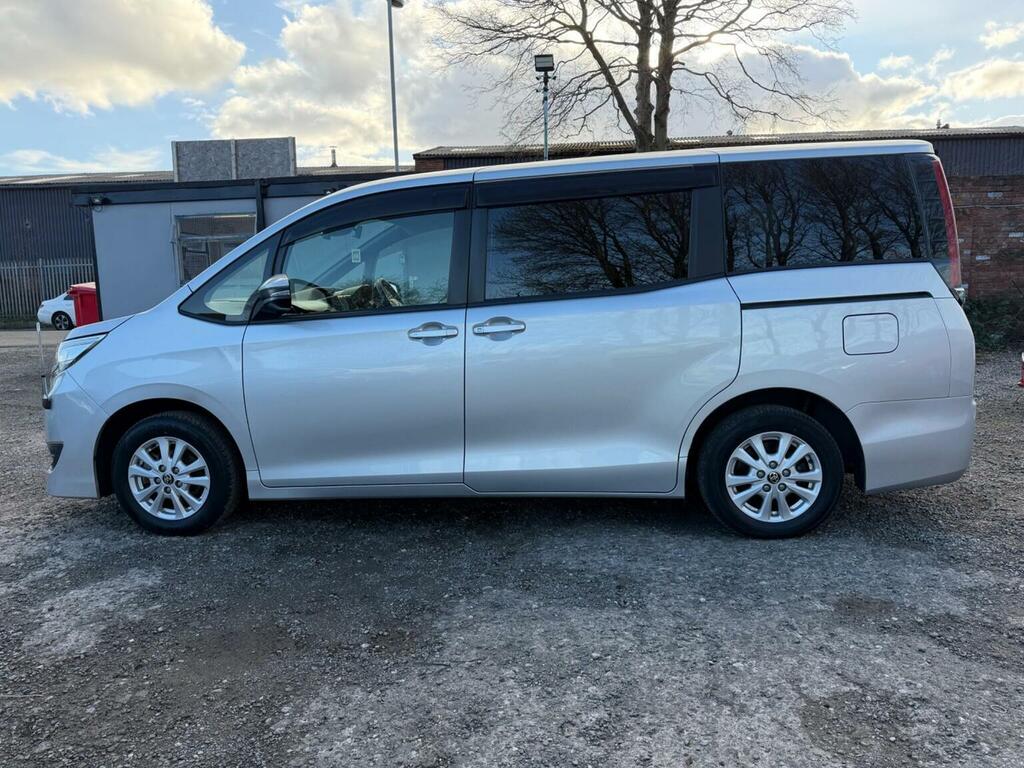 Toyota Noah Mpv Voxy 1.8 Hybrid Euro 6 202171 Silver #6