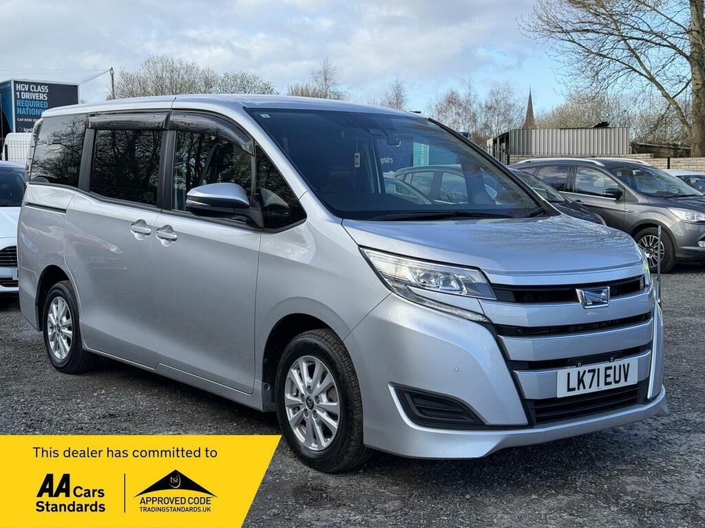 Toyota Noah Mpv Voxy 1.8 Hybrid Euro 6 202171 Silver