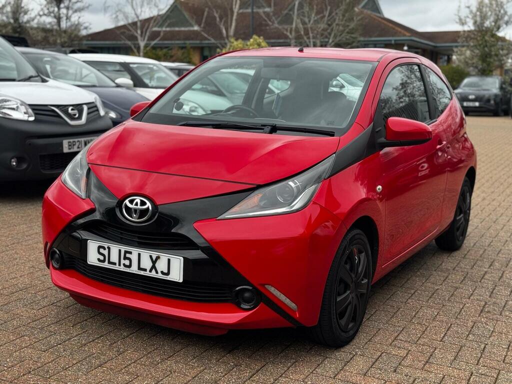 Toyota Aygo Hatchback 1.0 Vvt-i X-play Euro 5 Euro 5 2015 Red
