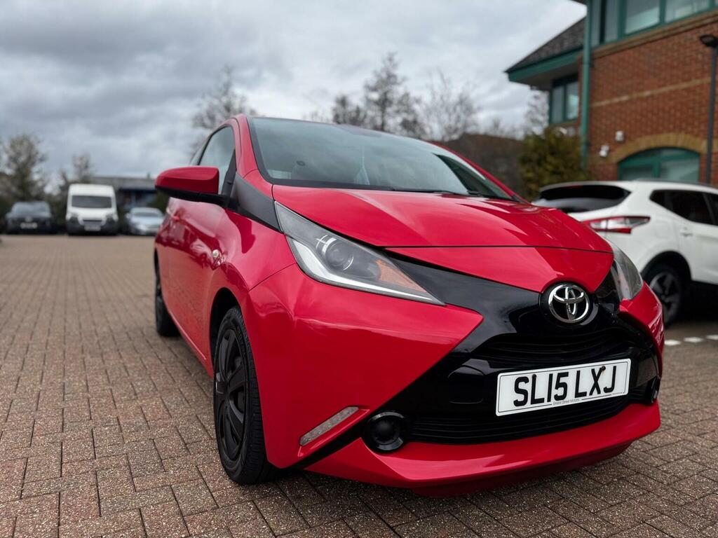 Toyota Aygo Hatchback 1.0 Vvt-i X-play Euro 5 Euro 5 2015 SL15LXJ Red #3