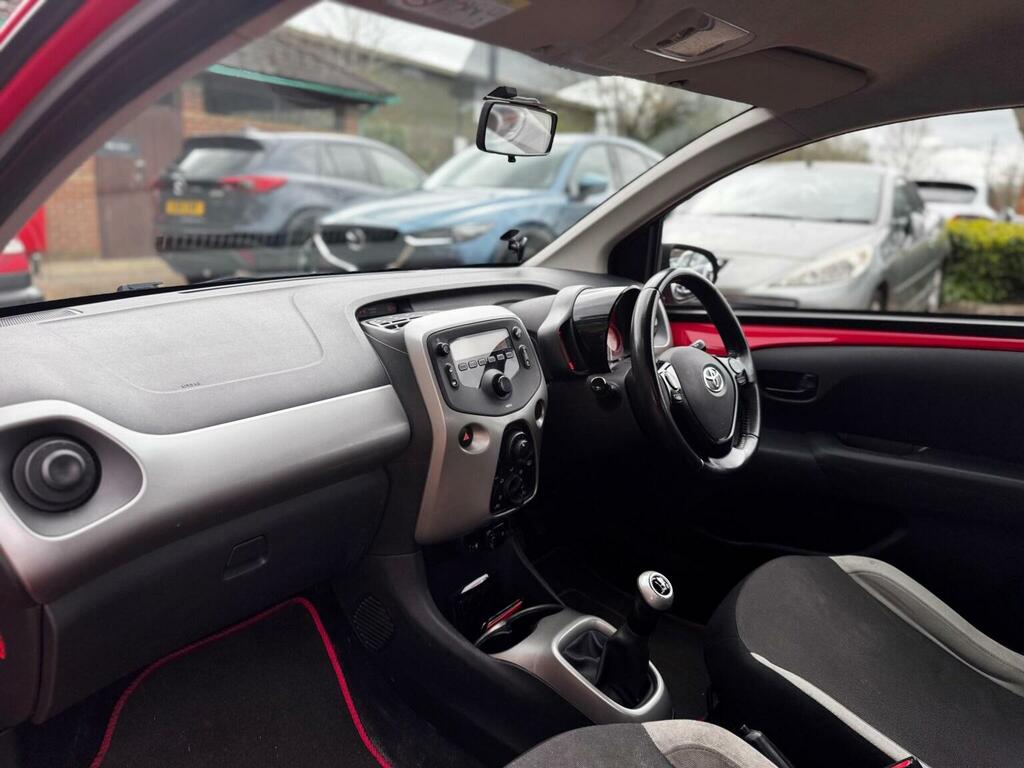 Toyota Aygo Hatchback 1.0 Vvt-i X-play Euro 5 Euro 5 2015 SL15LXJ Red #3