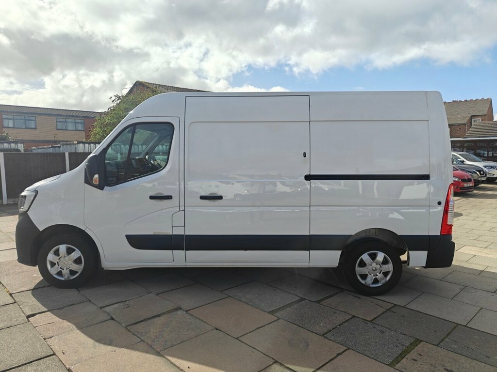 Renault Master 2.3L Business MC72AHJ White #3