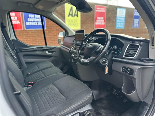 Ford Transit Custom 300 Ecoblue Limited L1 CV68LFH White #5