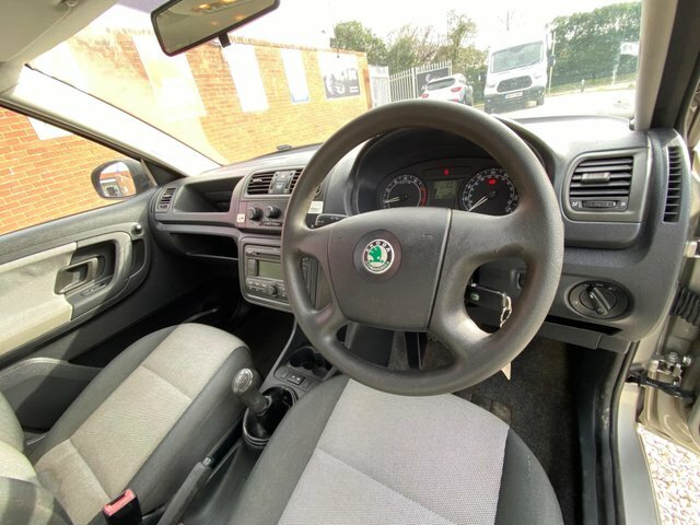 Skoda Fabia Htp 6V 1 GF09YJB Beige #6
