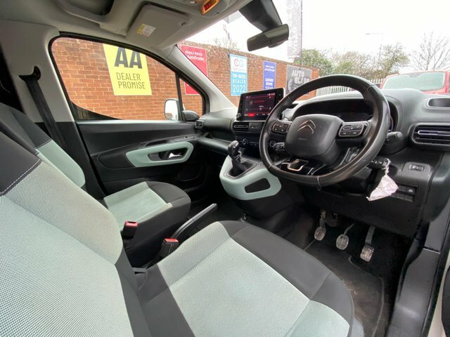 Citroen Berlingo Bluehdi Feel XL Mpv LO69OFP Beige #5