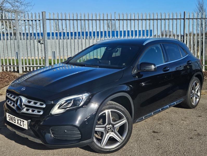 Mercedes-Benz C Class 1.6 Gla200 Amg Line Black #2