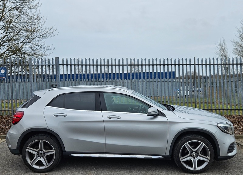 Mercedes-Benz C Class 2.1 Gla200d Amg Line SJ68KBE Silver #2