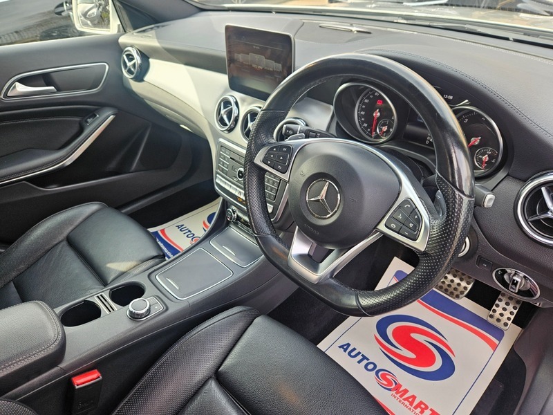 Mercedes-Benz C Class 2.1 Gla200d Amg Line SJ68KBE Silver #5