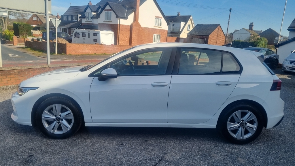 Volkswagen Golf 1.5 Life Tsi BJ24OJW White #4