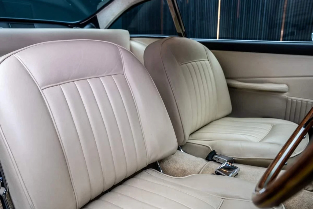 Aston Martin DB5 . JWE593C Blue #2