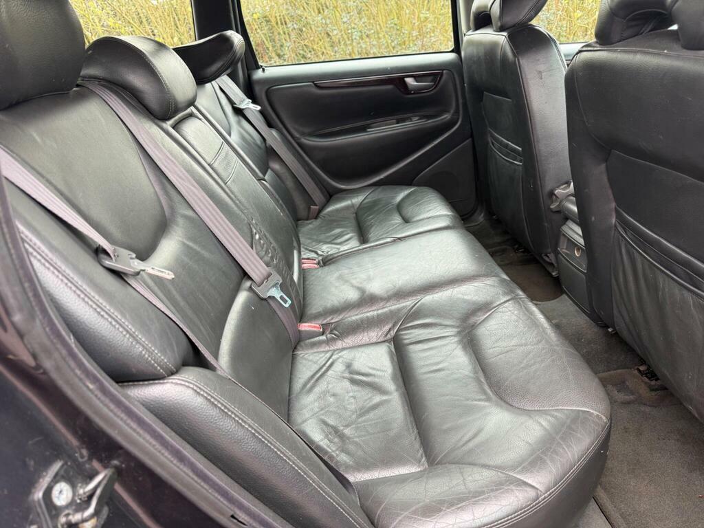 Volvo V70 2.4 Se Silver #9