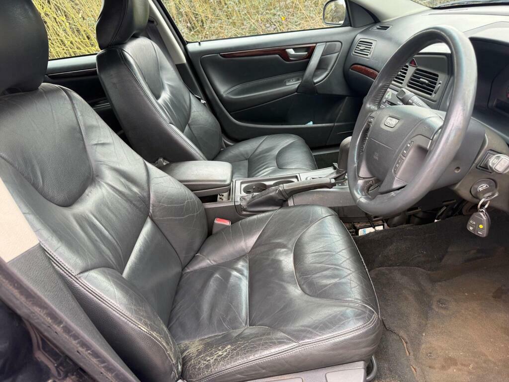 Volvo V70 2.4 Se Silver #8