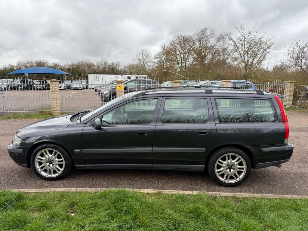 Volvo V70 2.4 Se Silver #4