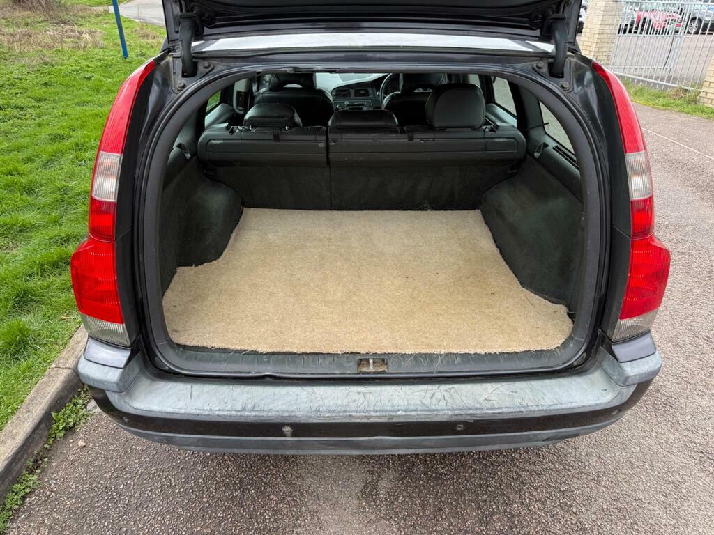 Volvo V70 2.4 Se Silver #15