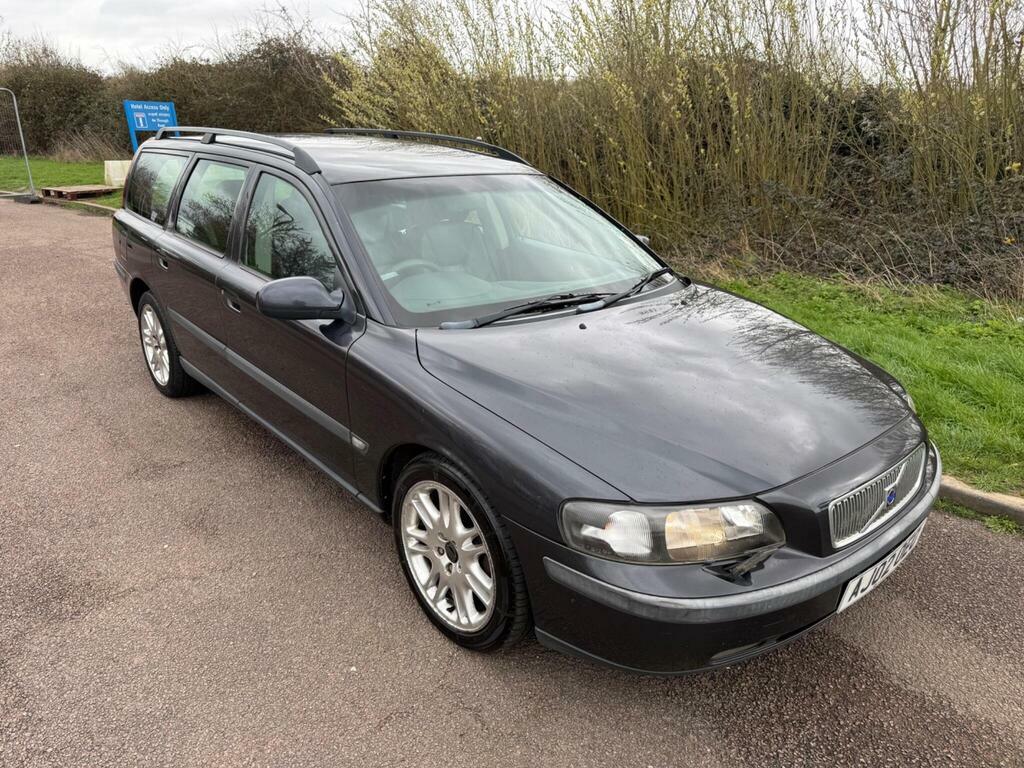 Volvo V70 2.4 Se Silver #1