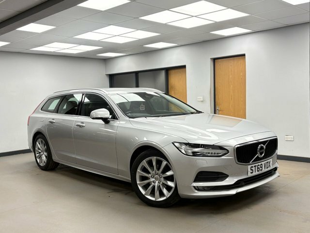 Volvo V90 2.0 T4 Momentum Plus Estate Euro 6 Silver
