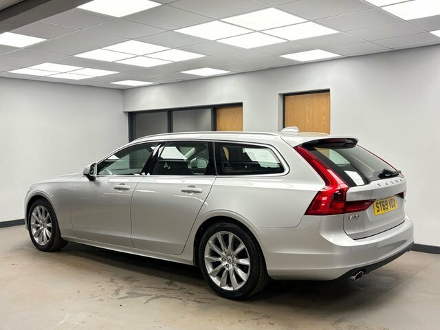 Volvo V90 2.0 T4 Momentum Plus Estate Euro 6 ST69VDX Silver #6