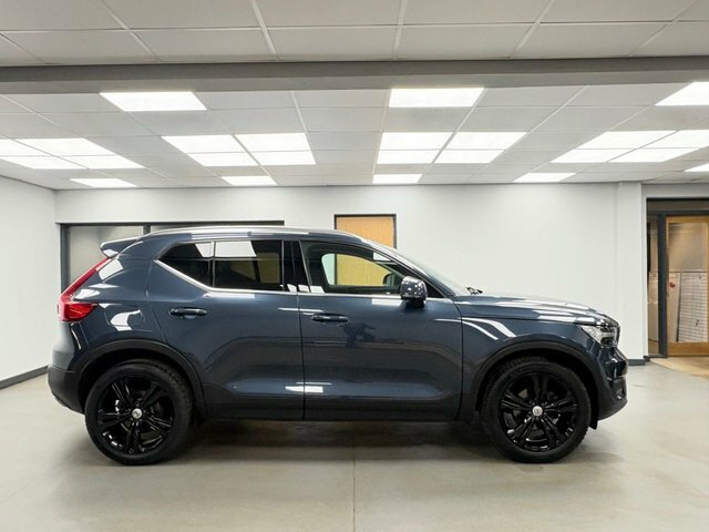 Volvo XC40 2.0 D3 Inscription Pro Suv Euro KM69BMV Blue #3