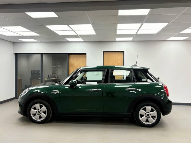 Mini Hatch 1.5 Cooper Hatchback Steptronic Euro 6 SA68CCU Green #4