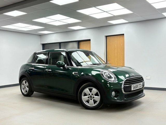 Mini Hatch 1.5 Cooper Hatchback Steptronic Euro 6 SA68CCU Green #2