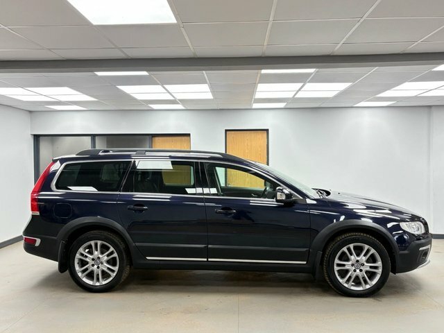 Volvo XC70 2.4 D4 Se Lux Estate Awd Euro 6 S Blue #3
