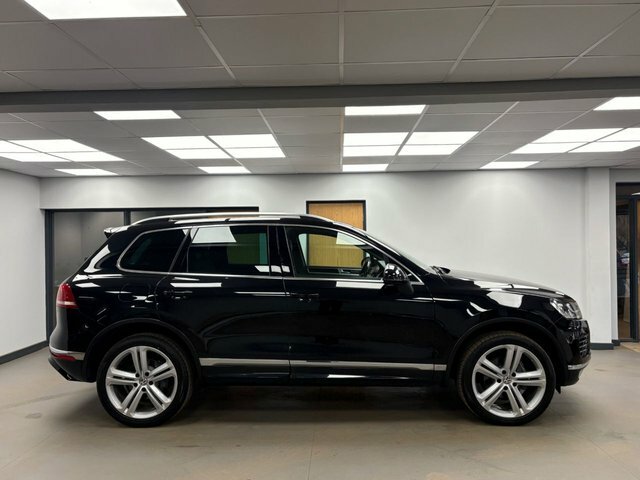 Volkswagen Touareg 3.0 Tdi V6 R-line Plus Suv Tiptronic 4W Black #3