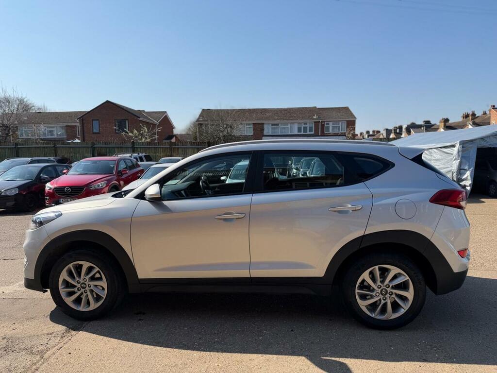 Hyundai Tucson 1.7 Crdi Blue Drive Se Nav Euro 6 Ss BK17KUS Silver #4