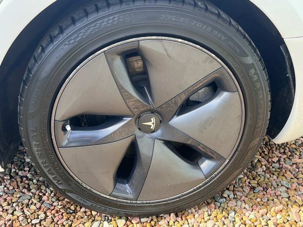 Tesla Model 3 Saloon LJ20YXW White #3