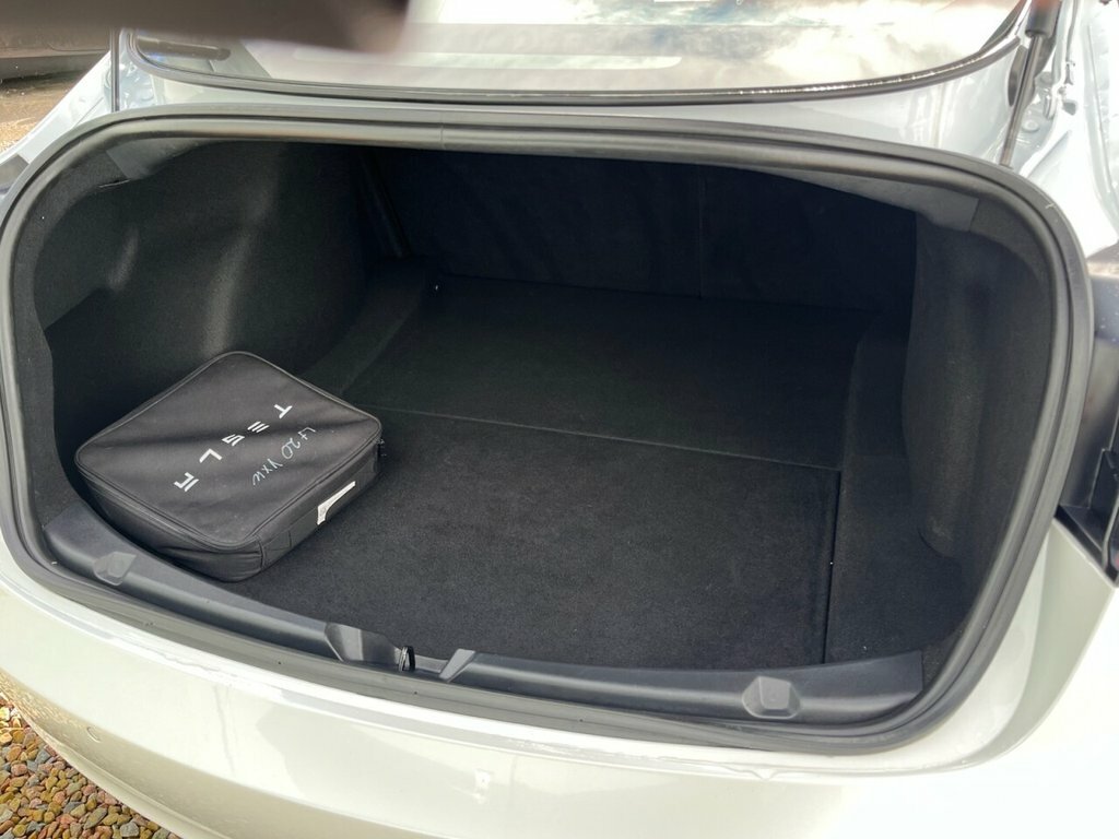 Tesla Model 3 Saloon LJ20YXW White #6