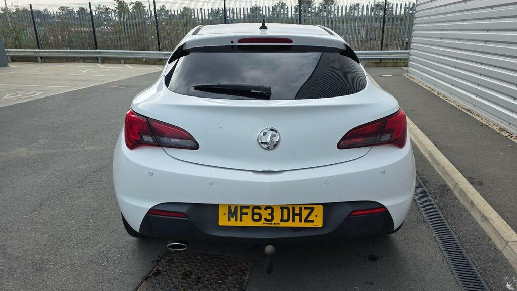 Vauxhall Astra GTC 2.0 Cdti Sri Euro 5 S S White #6