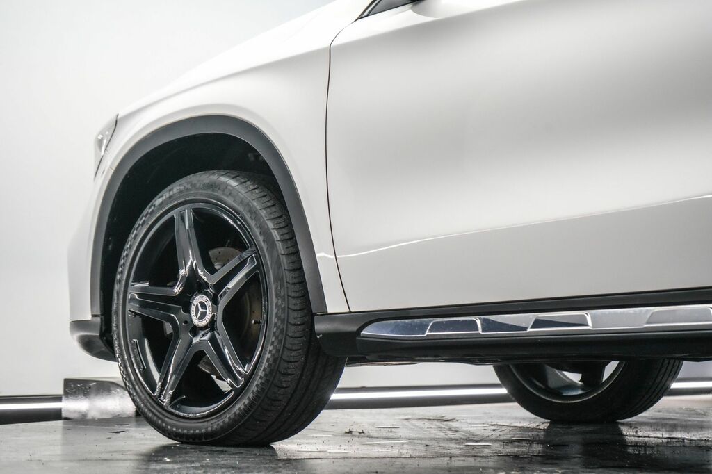 Mercedes-Benz GLA Class 2018 2.1 Gla220d Amg Line Suv 7G-dct 4M LS68RFX White #6