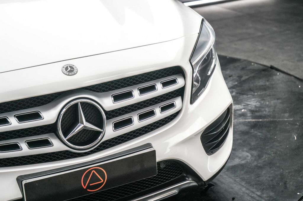 Mercedes-Benz GLA Class 2018 2.1 Gla220d Amg Line Suv 7G-dct 4M LS68RFX White #4