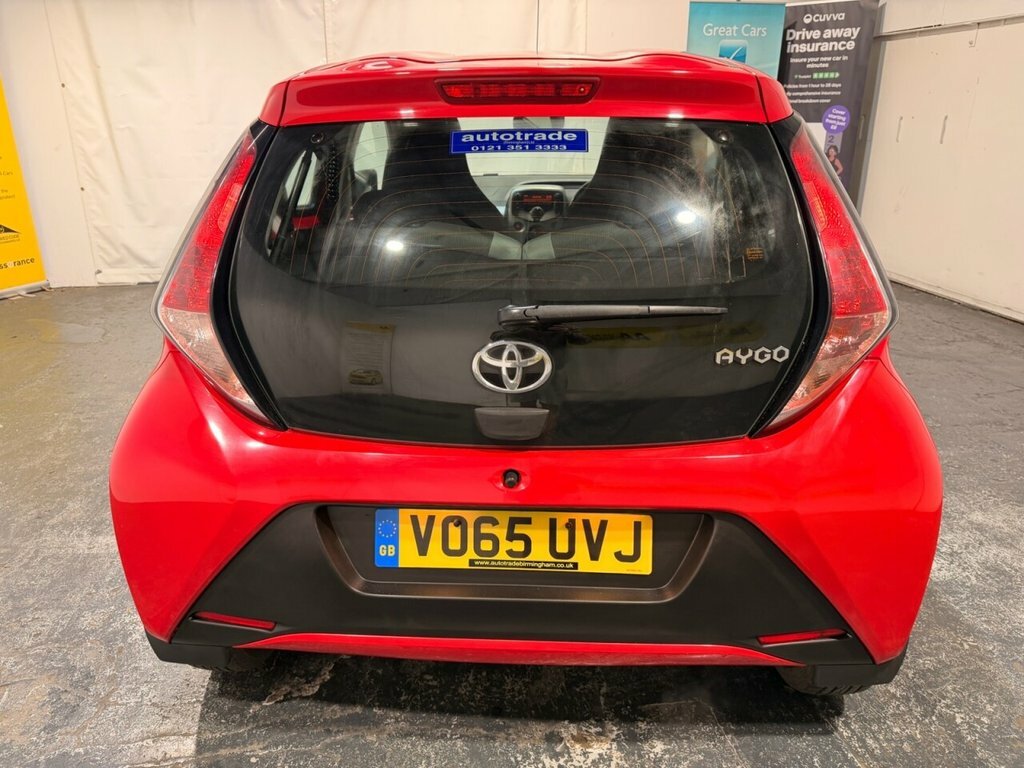 Toyota Aygo 1L X-play VO65UVJ Red #4